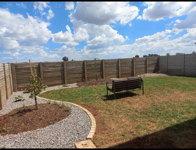 3 BEDROOM HOUSE FOR SALE IN PROTEA GLEN